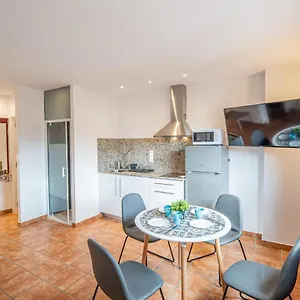 apartamento-2-en-la-muralla-romana-junto-a-la-catedral.top-hotels-tarragona.com/